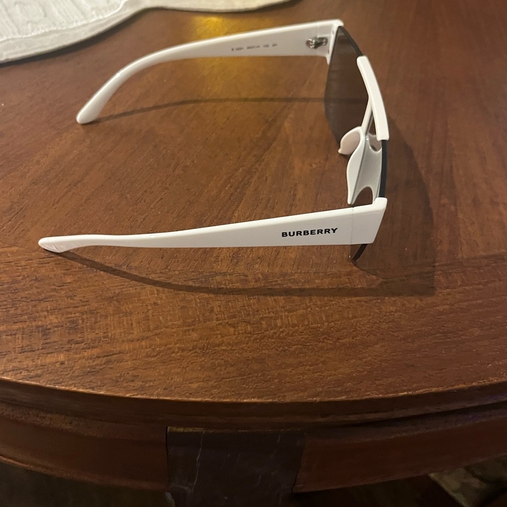 Burberry Pit Vipers - Picture 7 of 8